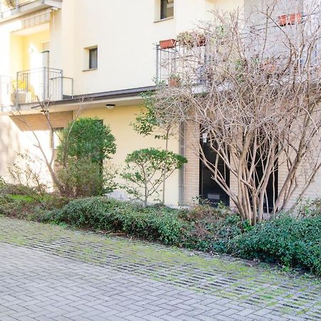 Ferienwohnung Parma Fiere Studio Con Parcheggio E Balcone Exterior foto