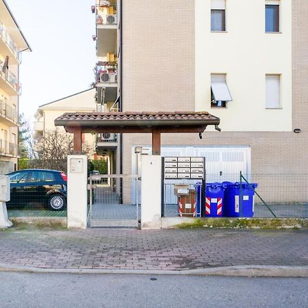 Ferienwohnung Parma Fiere Studio Con Parcheggio E Balcone Exterior foto