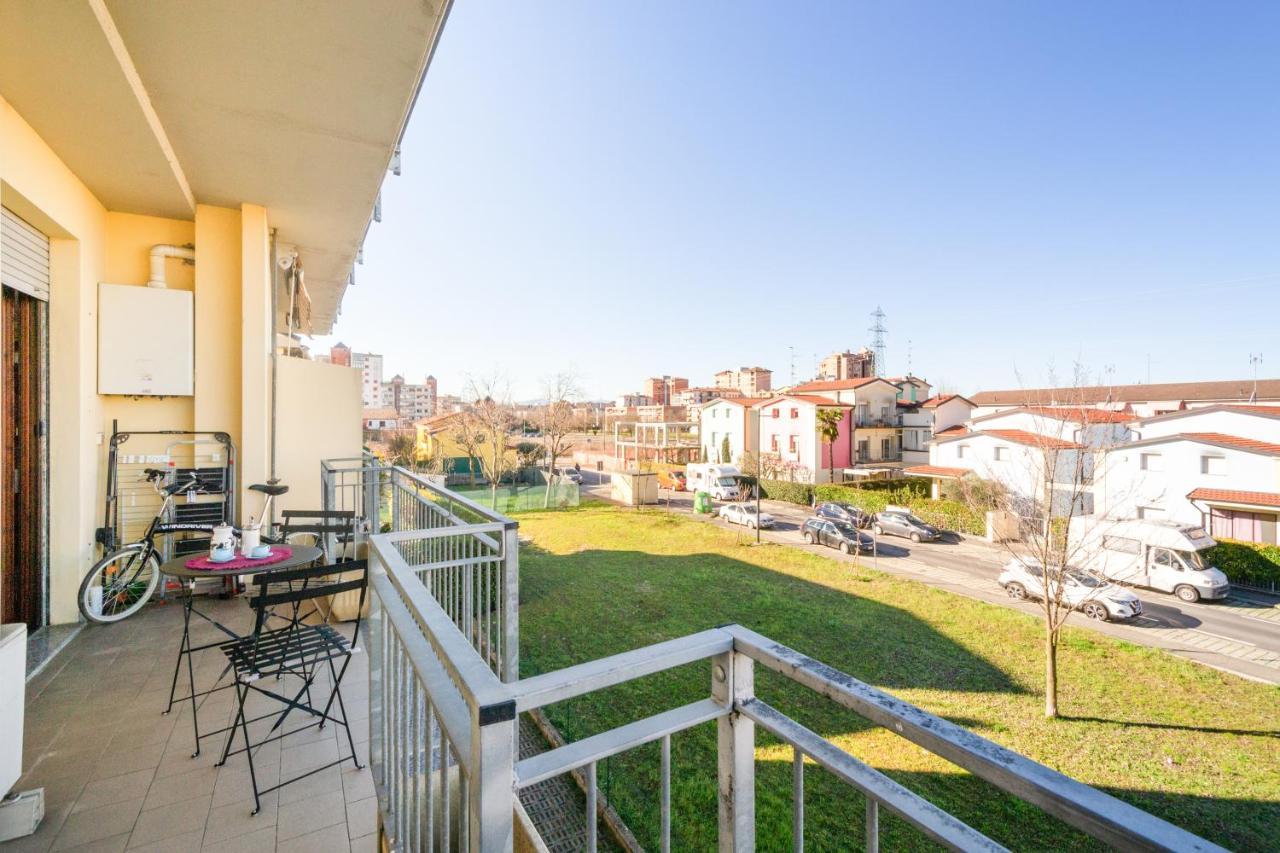 Ferienwohnung Parma Fiere Studio Con Parcheggio E Balcone Exterior foto