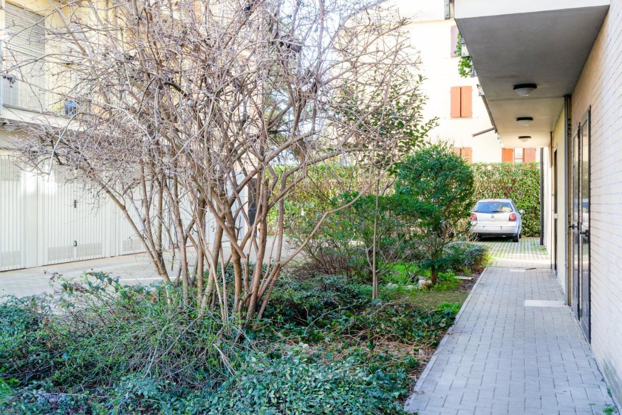Ferienwohnung Parma Fiere Studio Con Parcheggio E Balcone Exterior foto